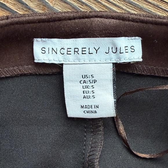 Sincerely Jules Brown Strapless Corset Top with Gold Buttons - Picture 5 of 5